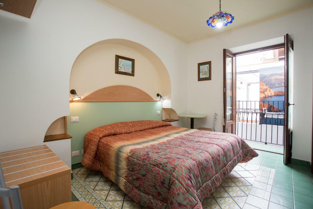Diana Brown B&B Affittacamere Lipari  Eksteriør billede